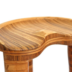 Design de meuble Tabouret Chaise haut à 3 pieds Corbra - bambou Le serpent de bois Patrick Bloch