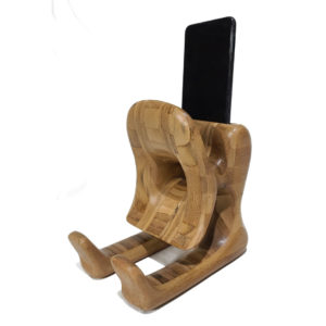 Patrick Bloch - Sculpture en bois – Bonhomme caisse de résonnance pour Smartphone